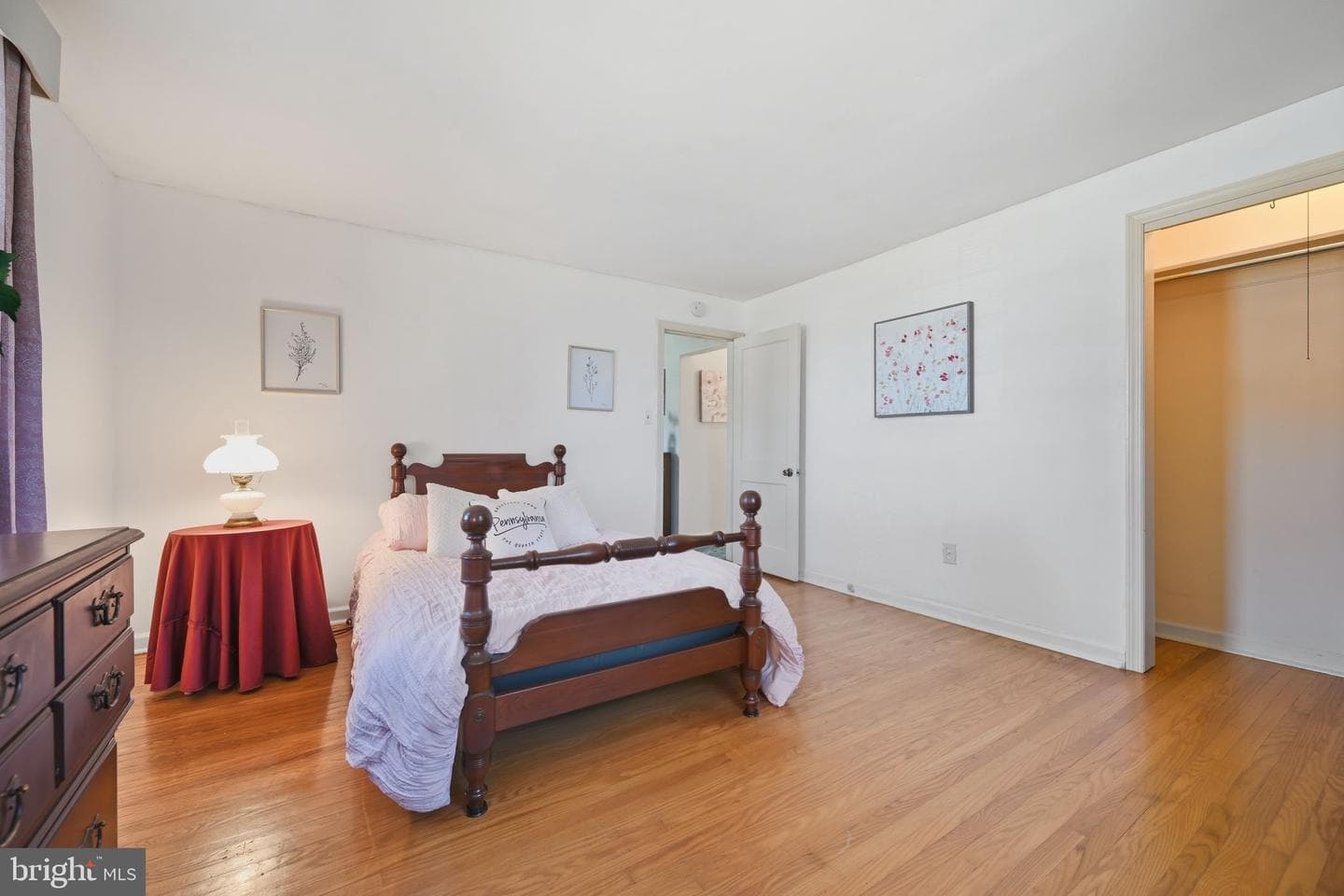 1506 Marshall photo 10