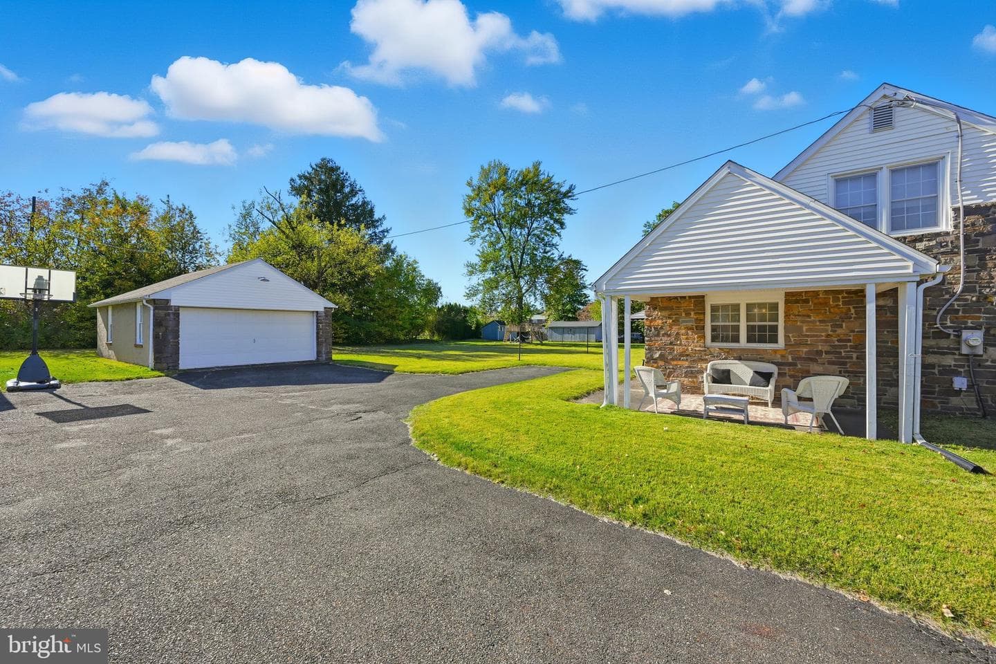 1506 Marshall photo 25