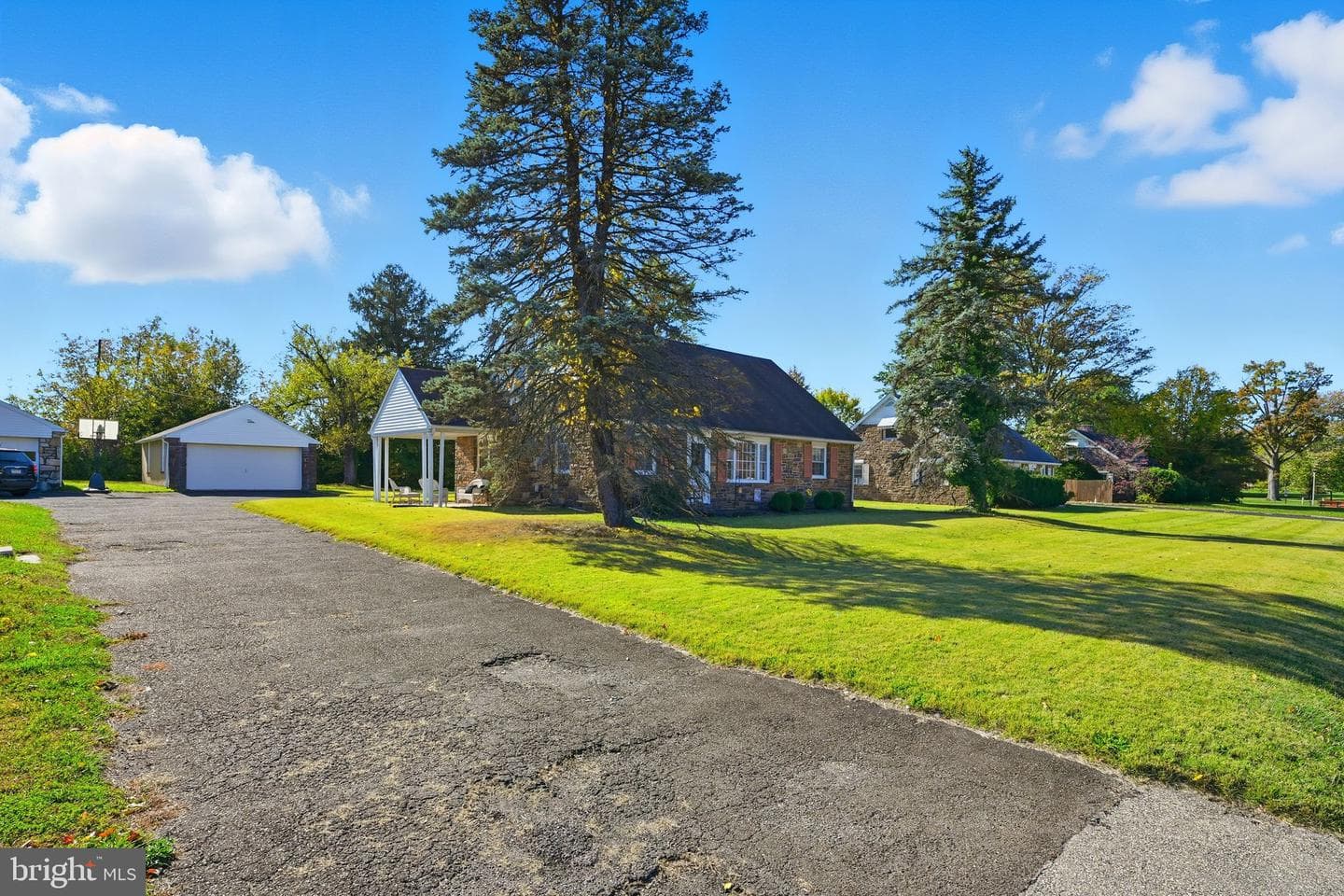 1506 Marshall photo 29