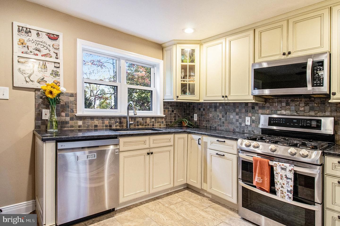 424 Weadley Road photo 16