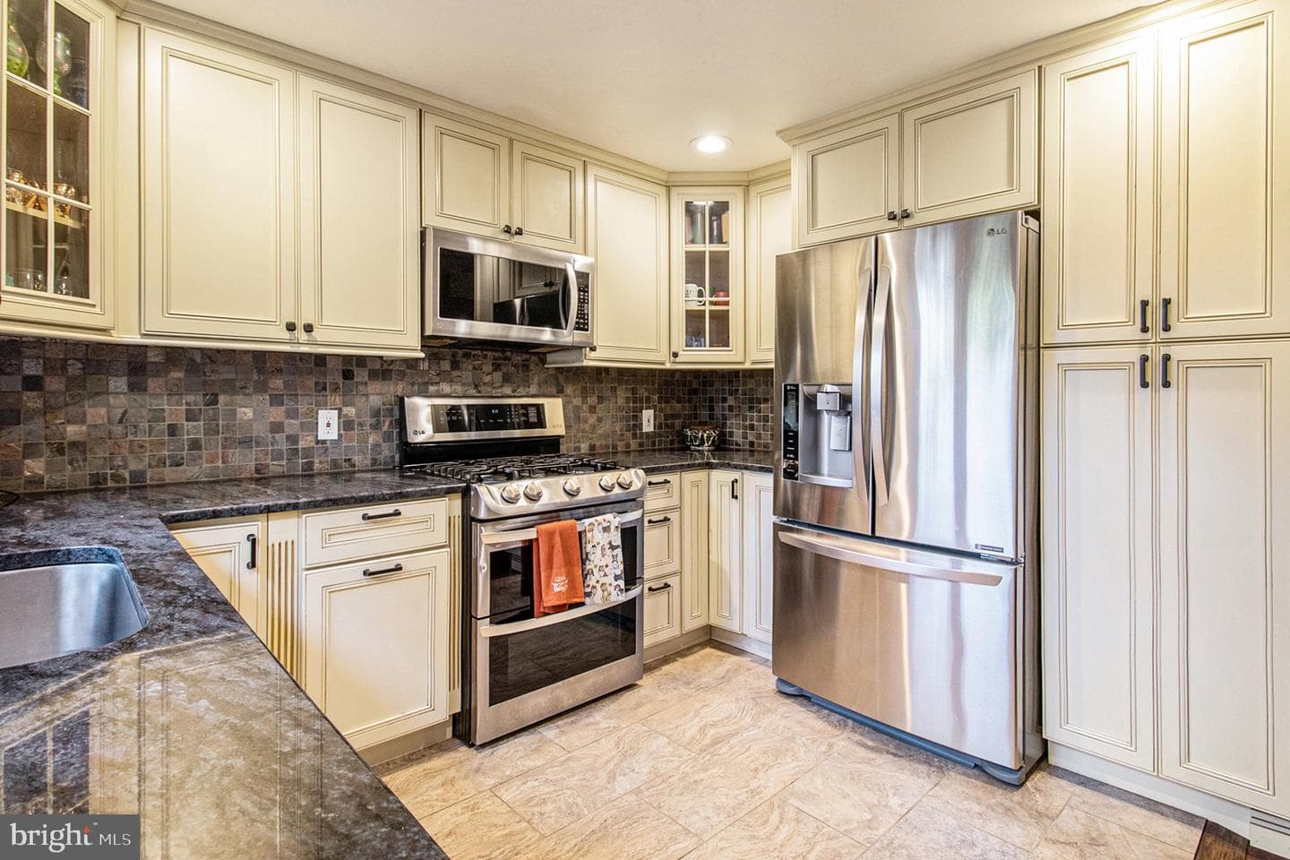 424 Weadley Road photo 17