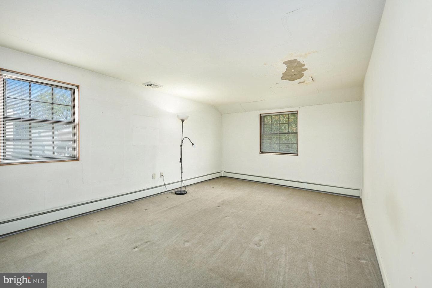 4048 Friends Lane photo 16