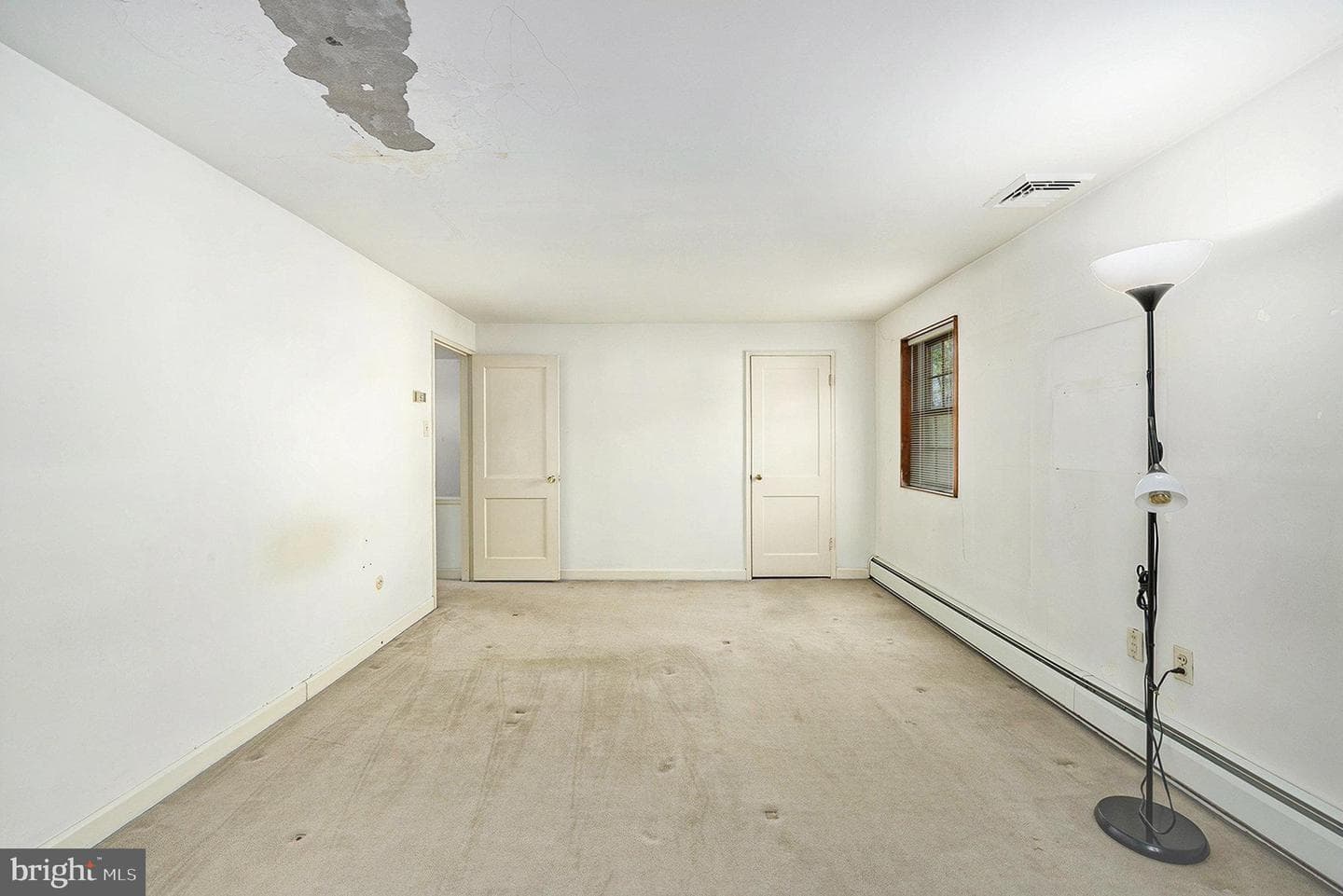 4048 Friends Lane photo 17