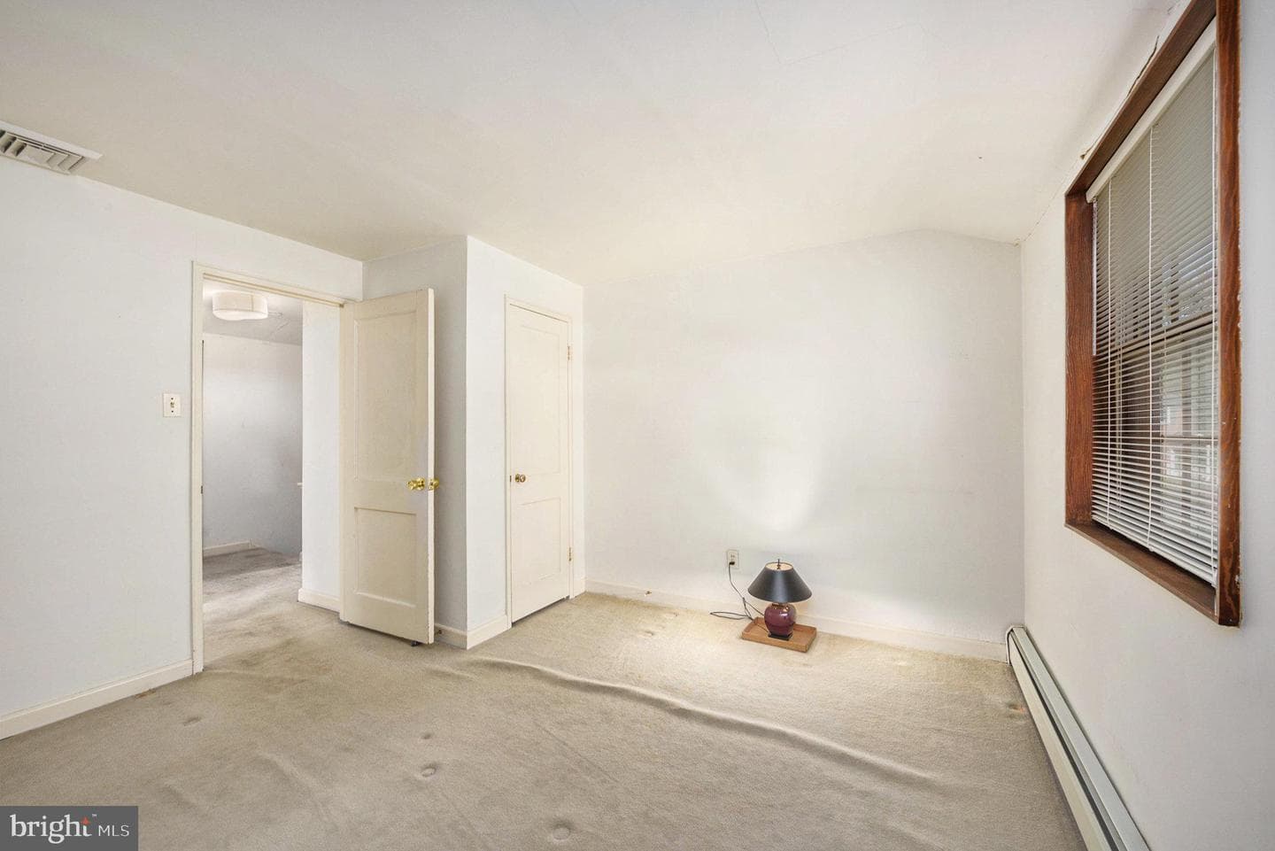 4048 Friends Lane photo 18