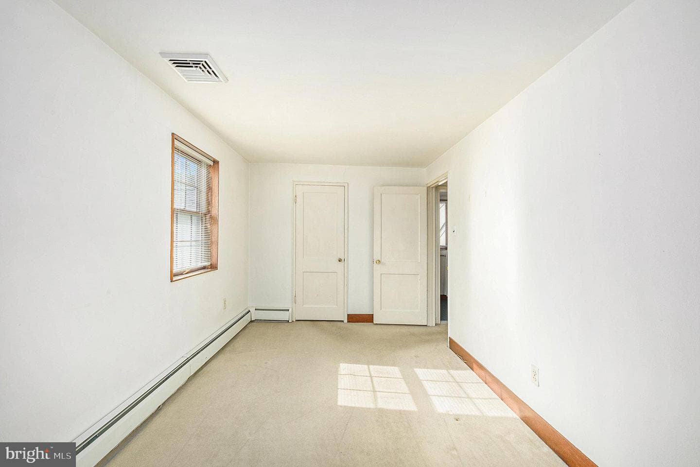 4048 Friends Lane photo 21