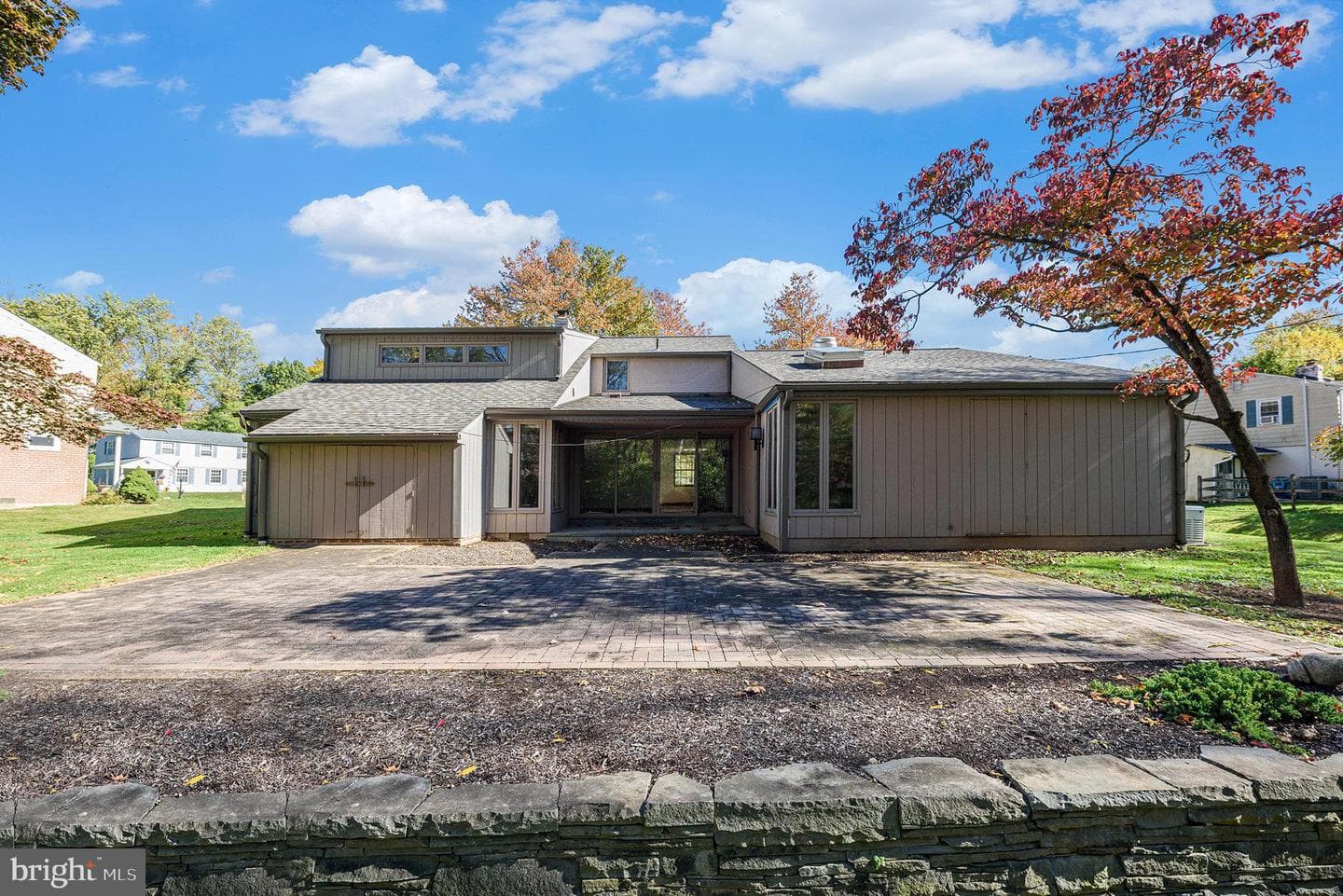 4048 Friends Lane photo 24