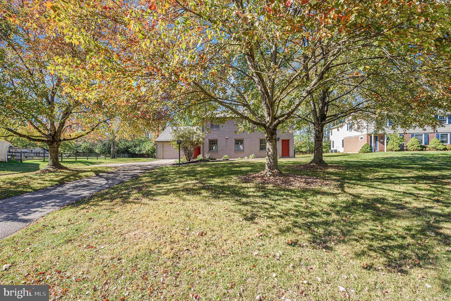 4048 Friends Lane photo 30