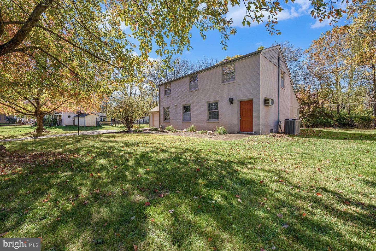 4048 Friends Lane photo 32