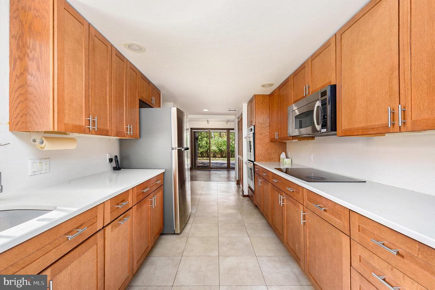 4048 Friends Lane photo 4
