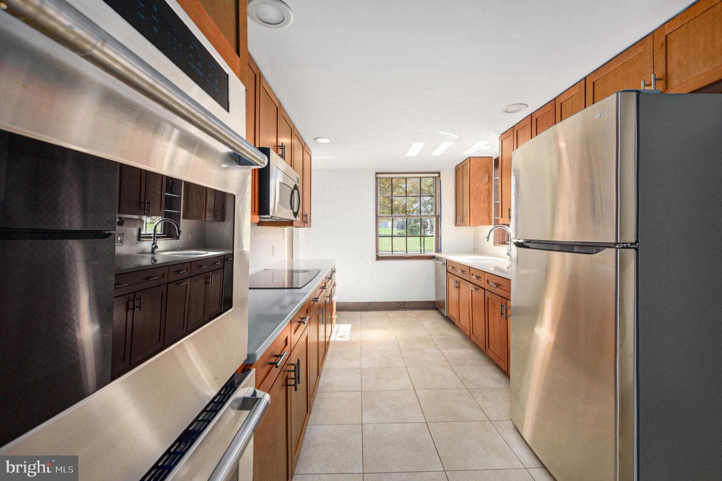 4048 Friends Lane photo 5