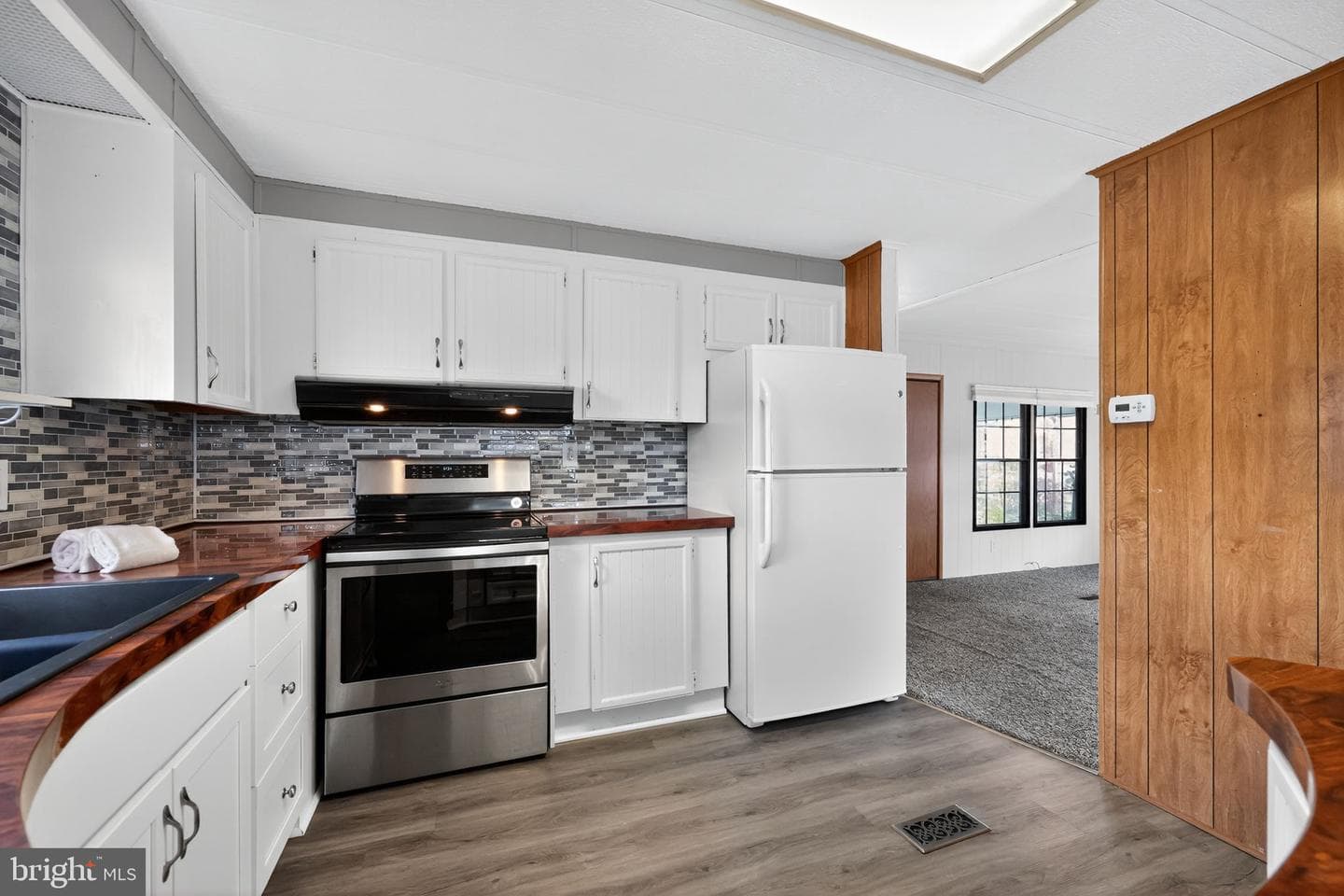 328 Woodstream Way photo 12
