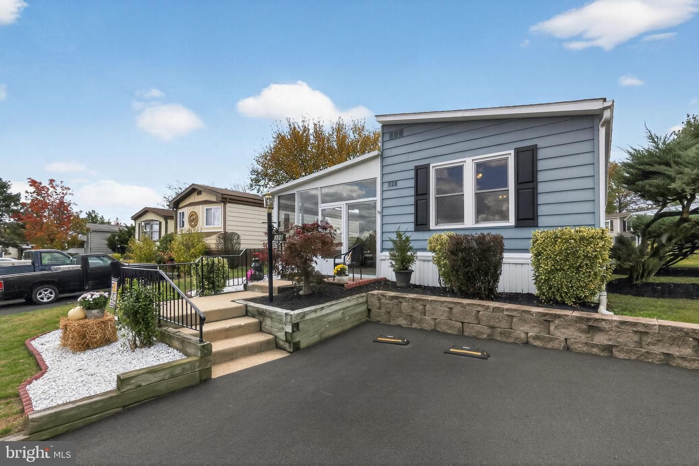 328 Woodstream Way photo 3