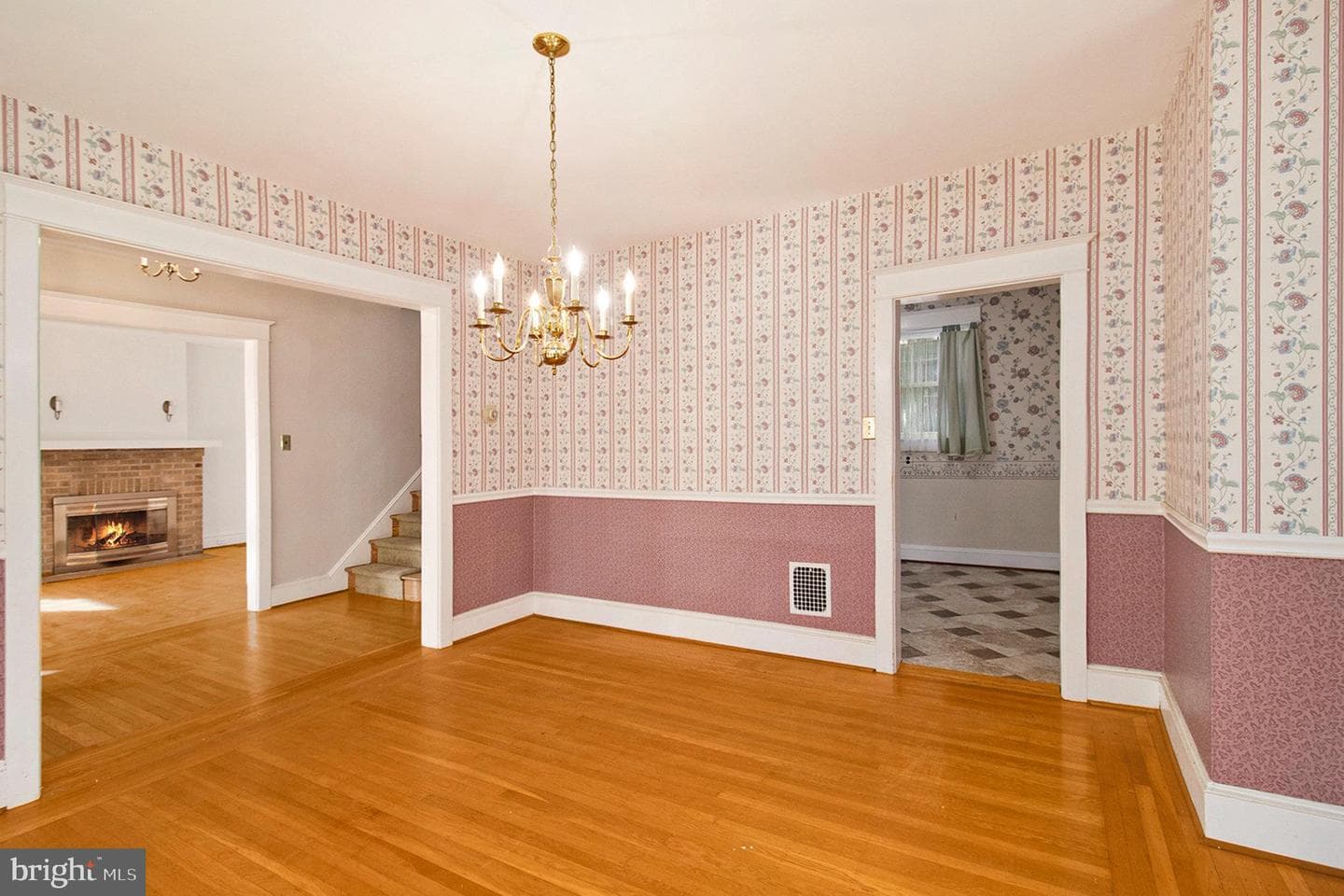 230 Harrison Avenue photo 17