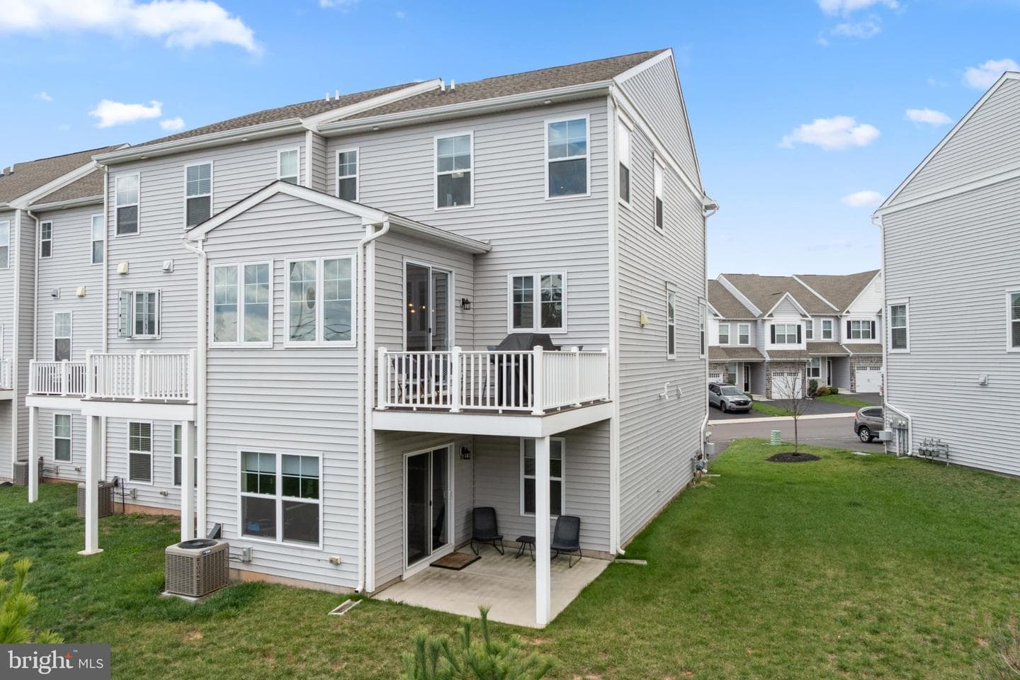 150 Larrabee Way photo 2