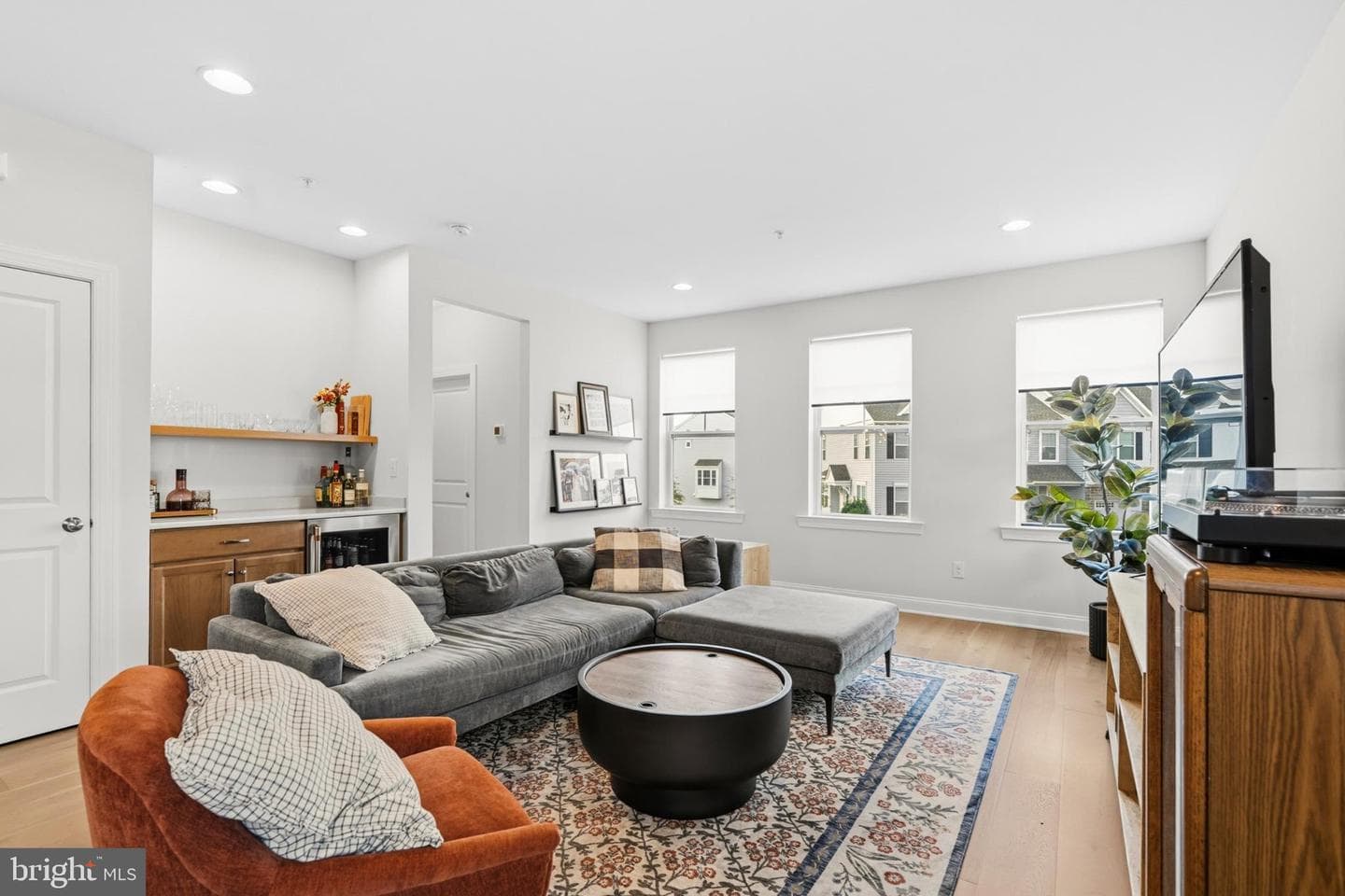 150 Larrabee Way photo 4
