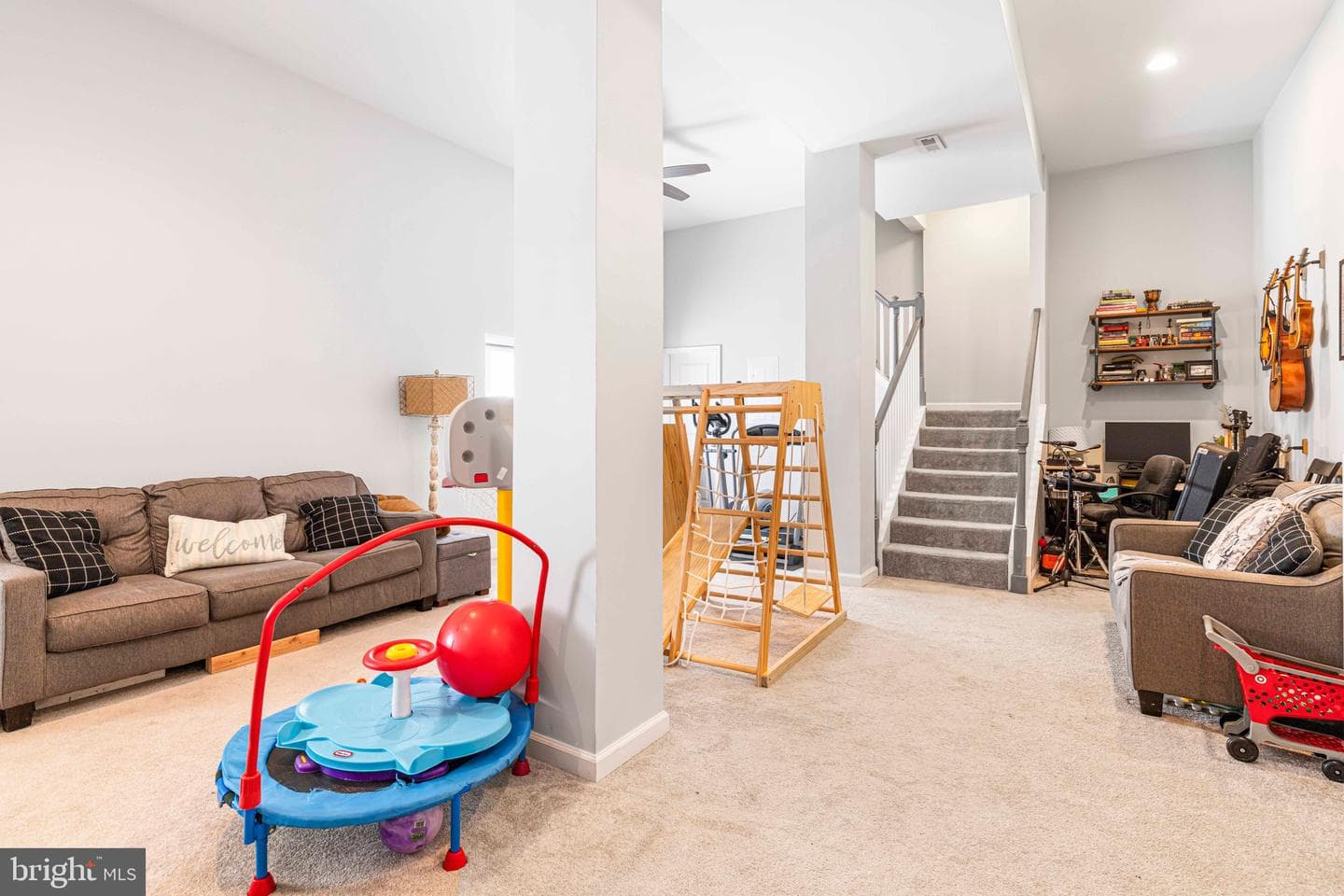 629 Roberts Avenue photo 12