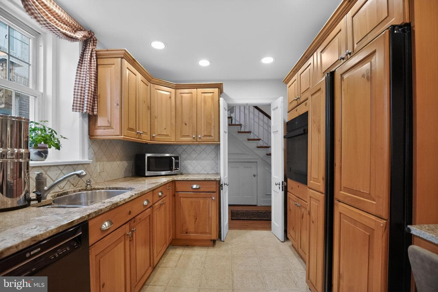 106 Montgomery Avenue photo 15