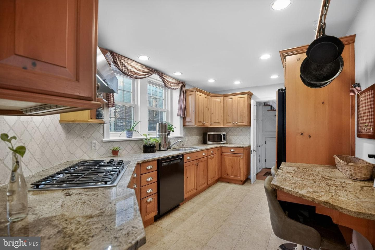 106 Montgomery Avenue photo 17