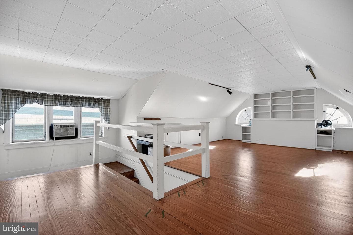 106 Montgomery Avenue photo 32