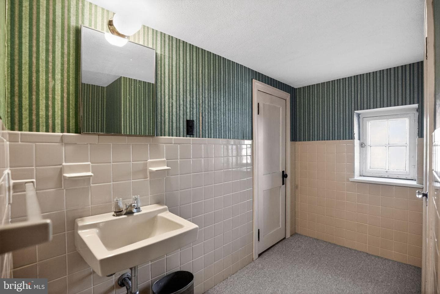 106 Montgomery Avenue photo 33
