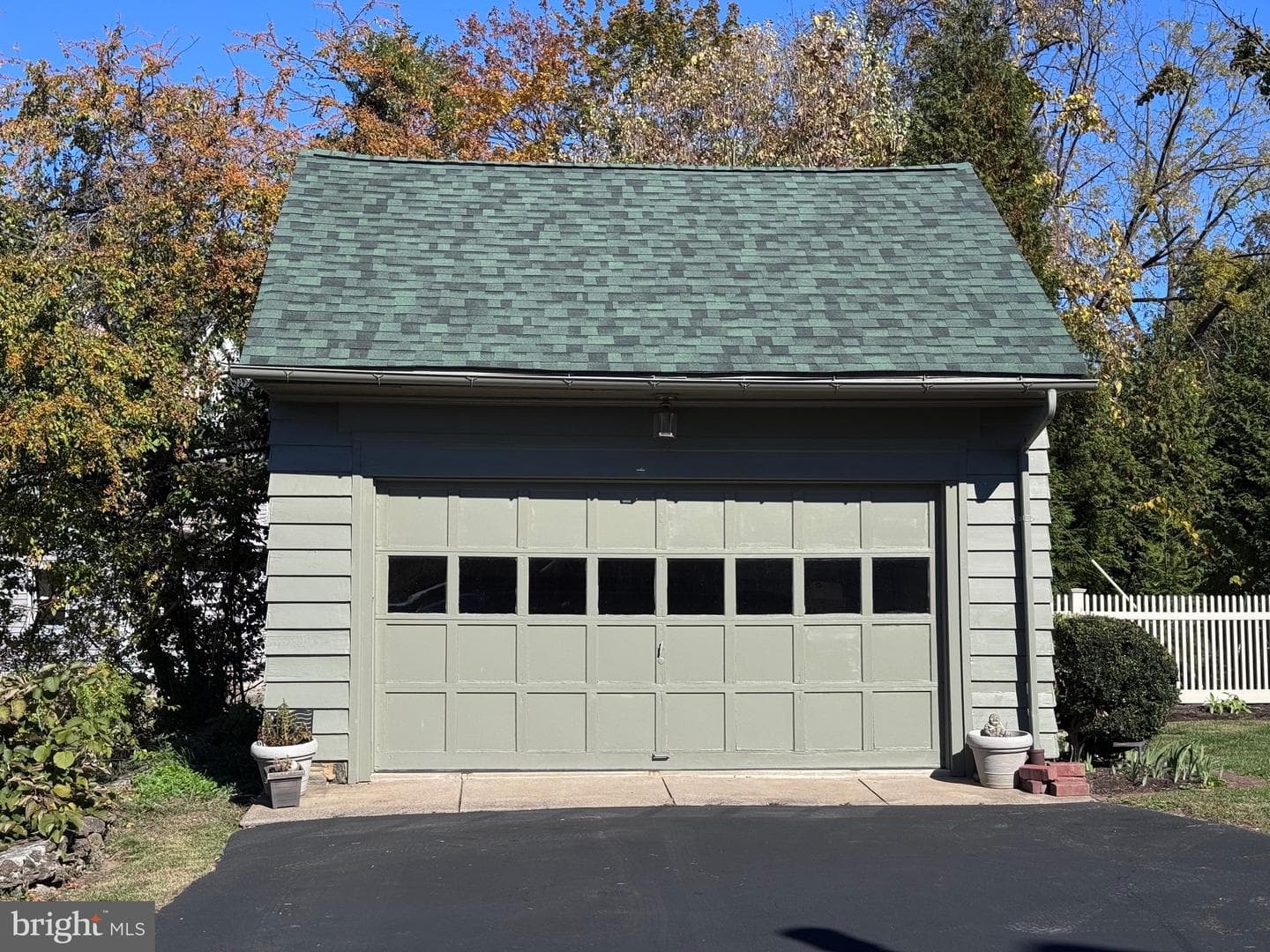 106 Montgomery Avenue photo 35