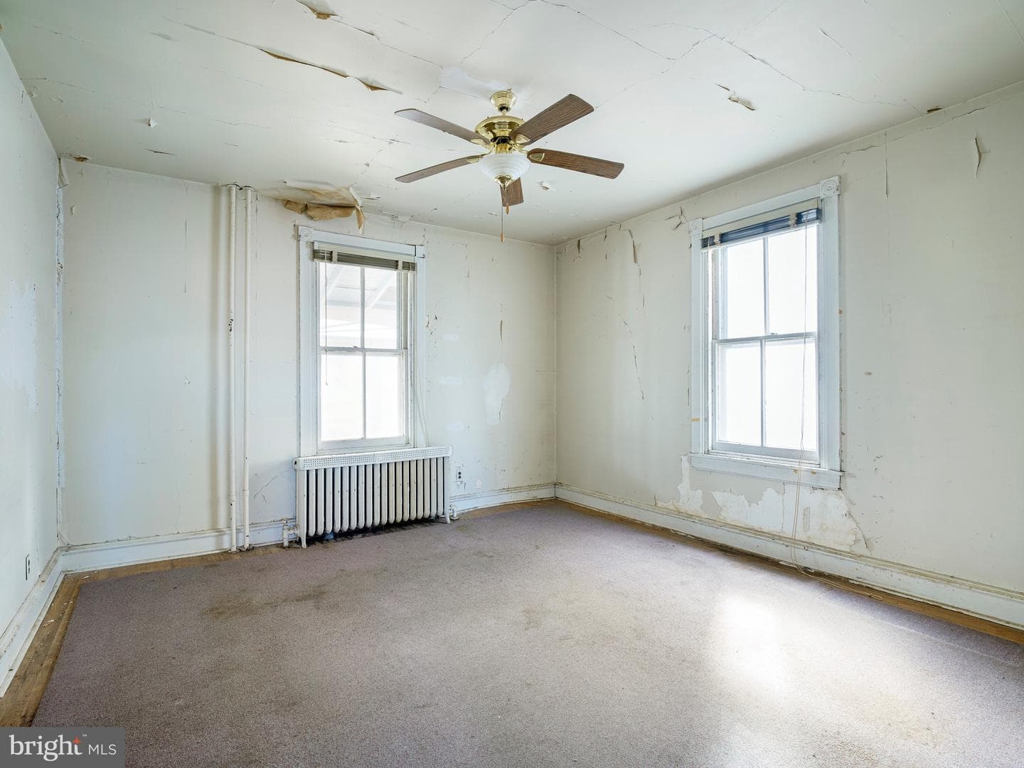 28 S Warner Avenue photo 5