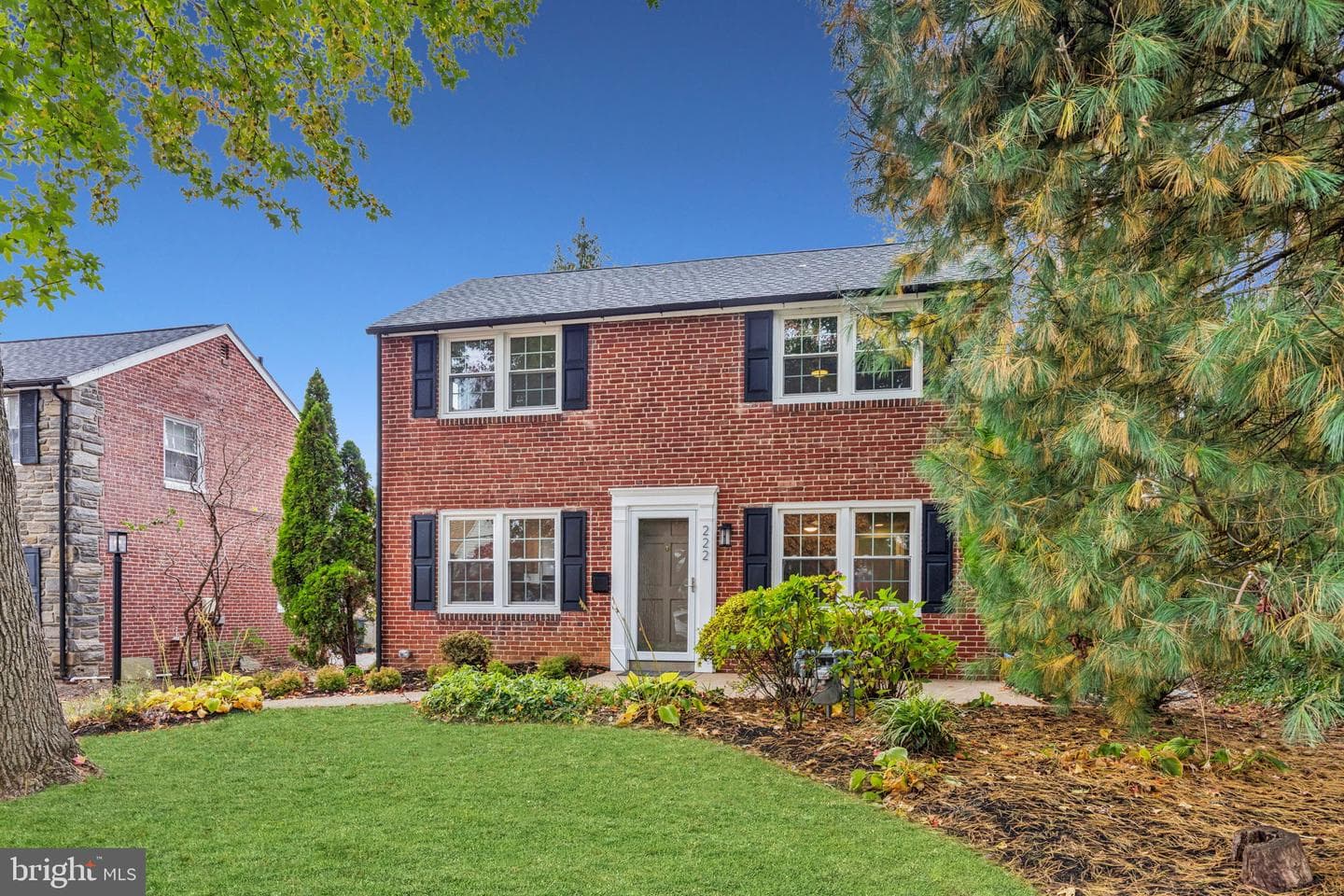 222 Harrogate Road photo 2