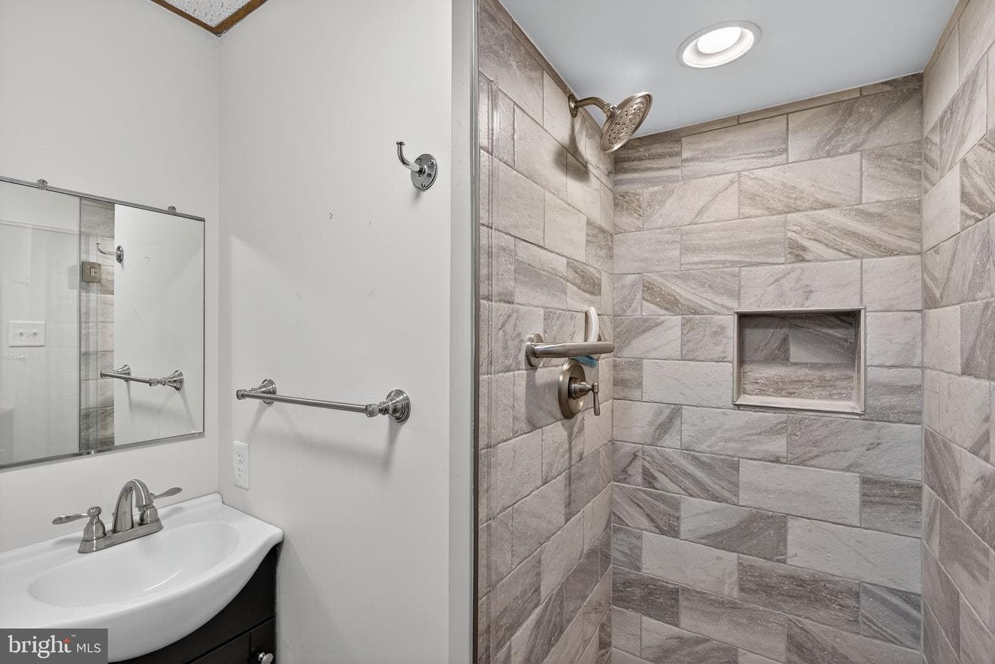 201 Jackson Road photo 28