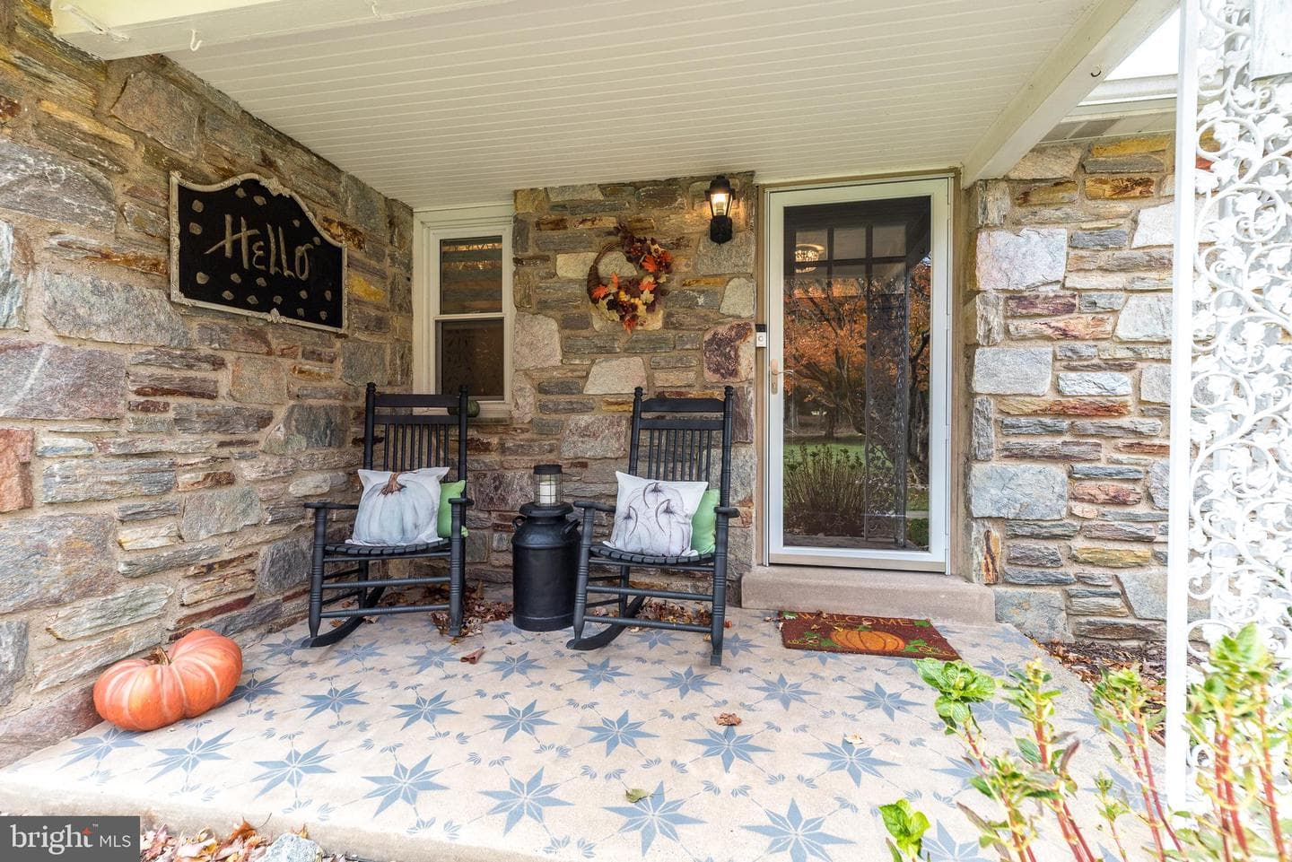 326 Chestnut Lane photo 3