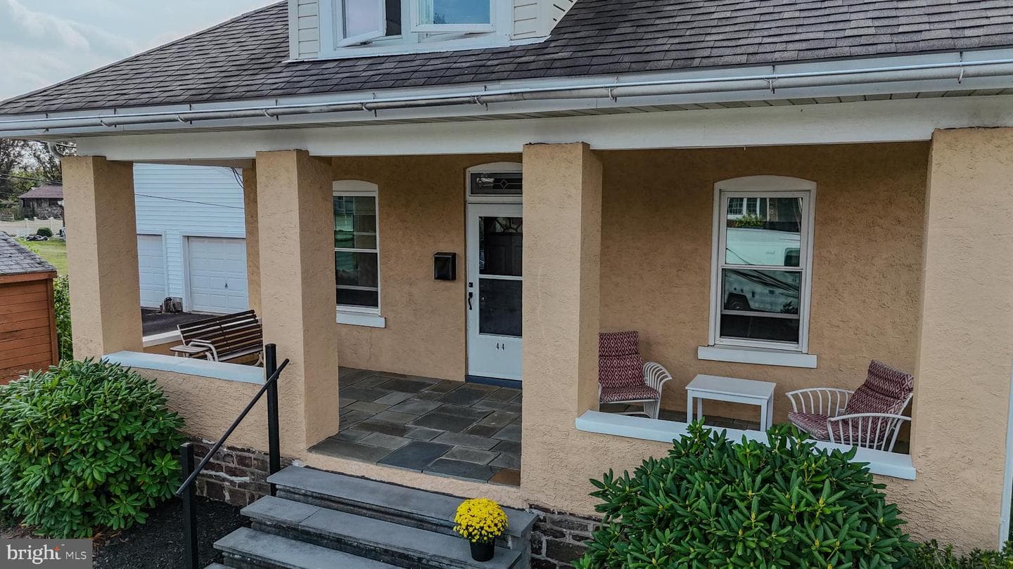 44 Adams Avenue photo 3