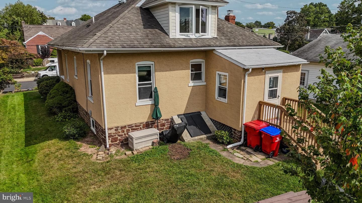 44 Adams Avenue photo 37