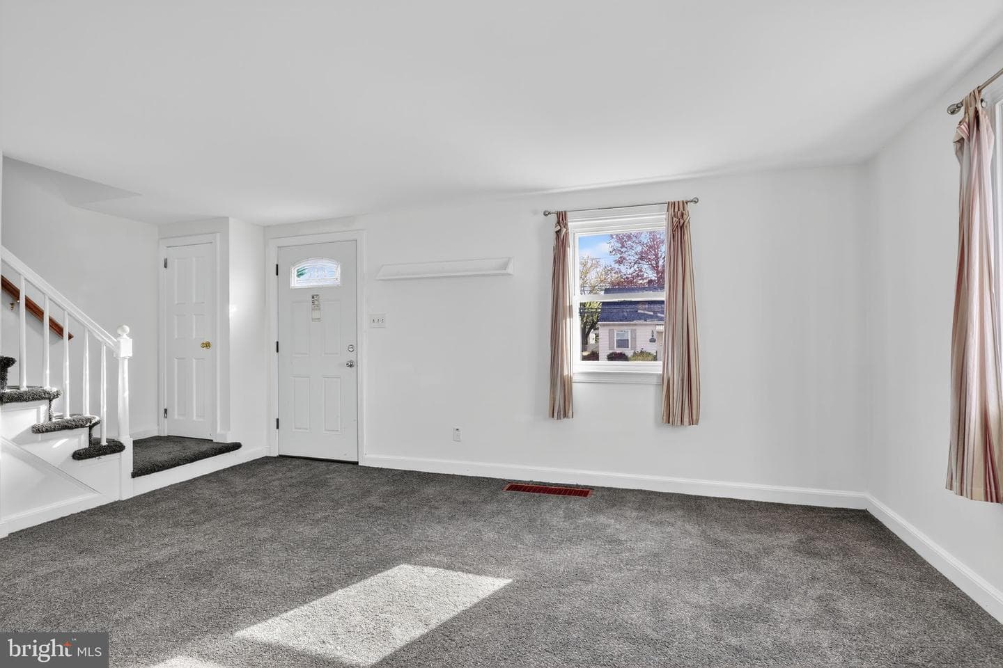 661 N Keim Street photo 4