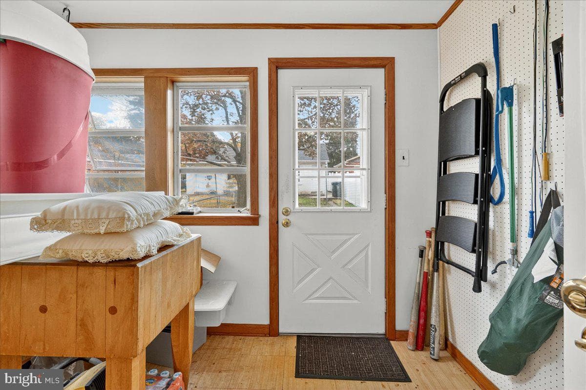 809 Stanbridge Street photo 13