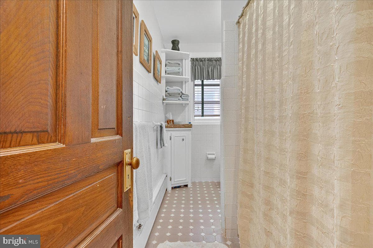 809 Stanbridge Street photo 21
