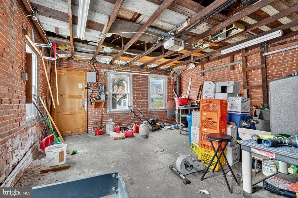 809 Stanbridge Street photo 30