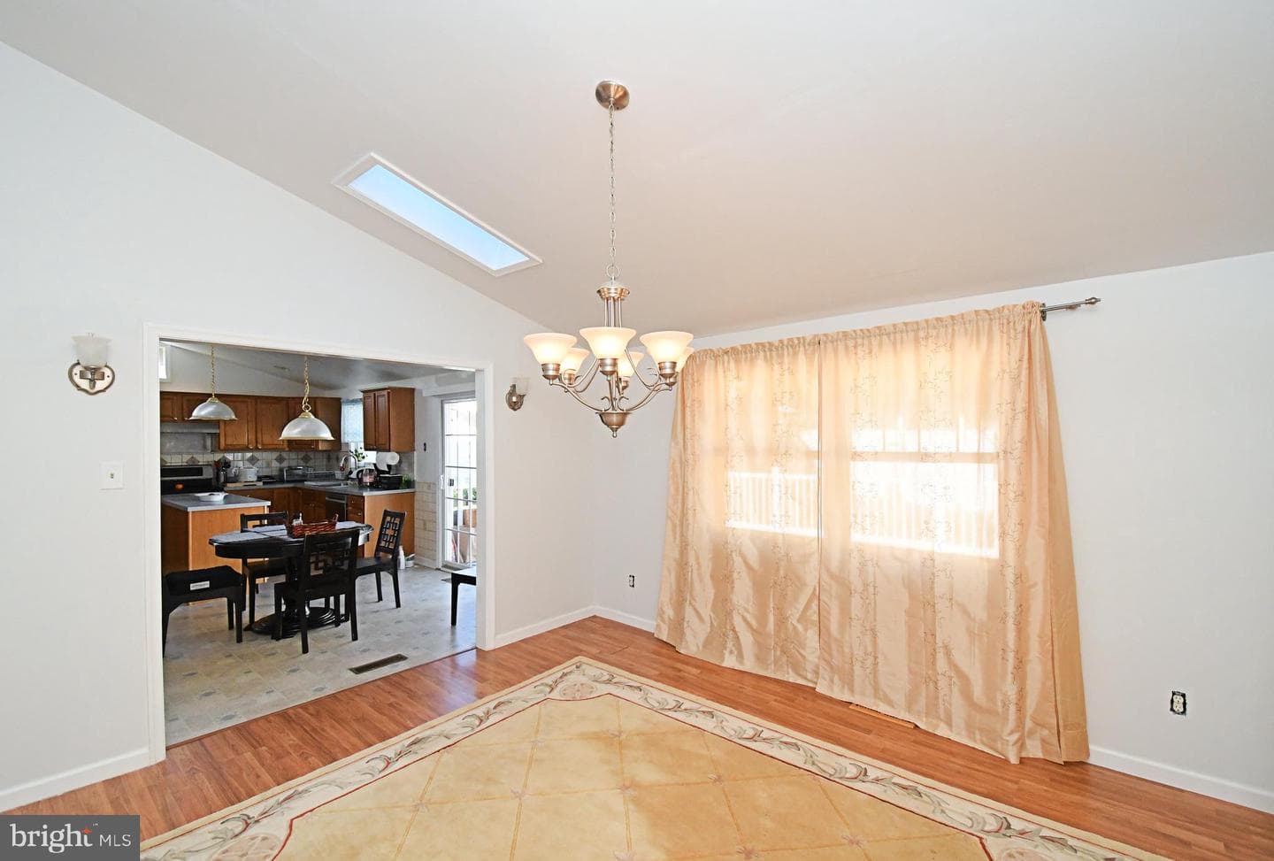 330 Crossfield Road photo 13