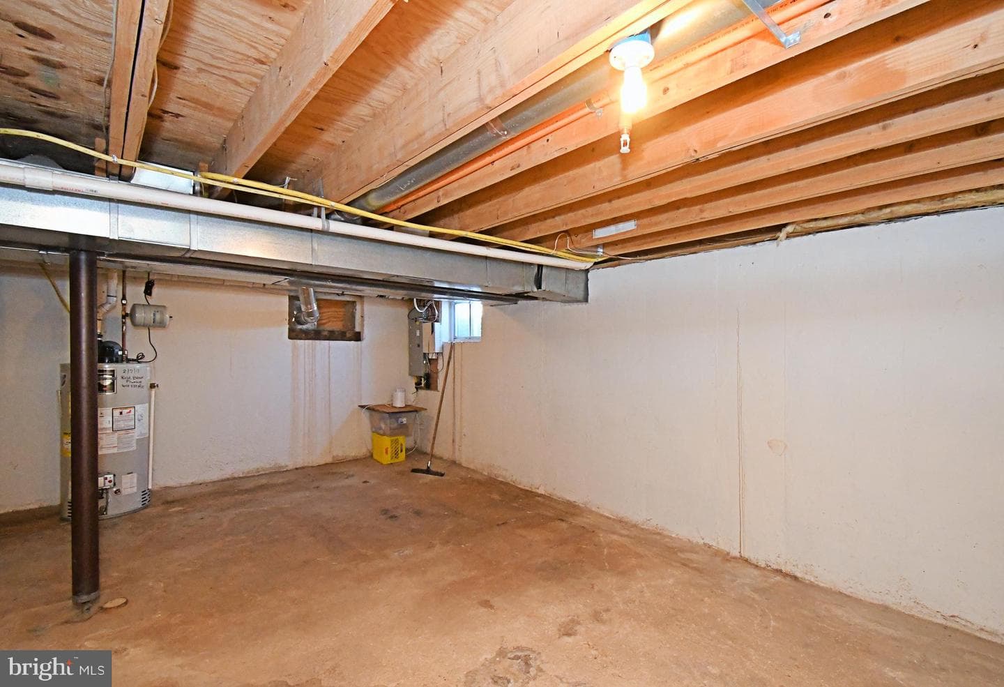 330 Crossfield Road photo 27