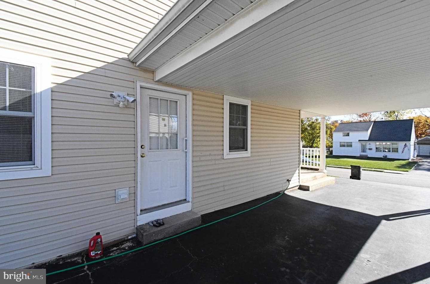 330 Crossfield Road photo 29
