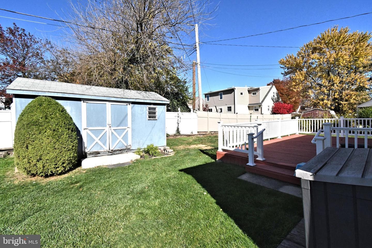 330 Crossfield Road photo 30