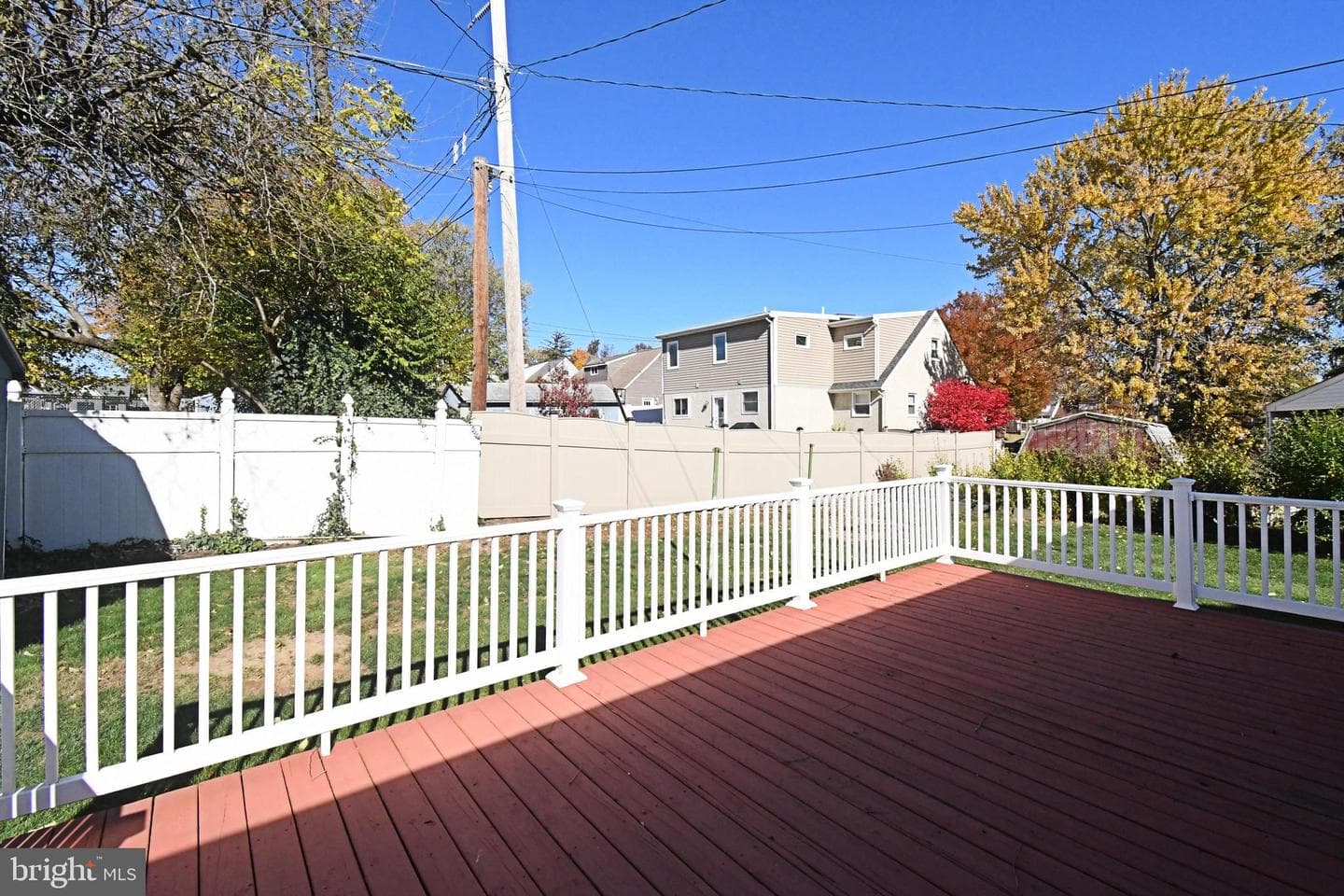 330 Crossfield Road photo 31