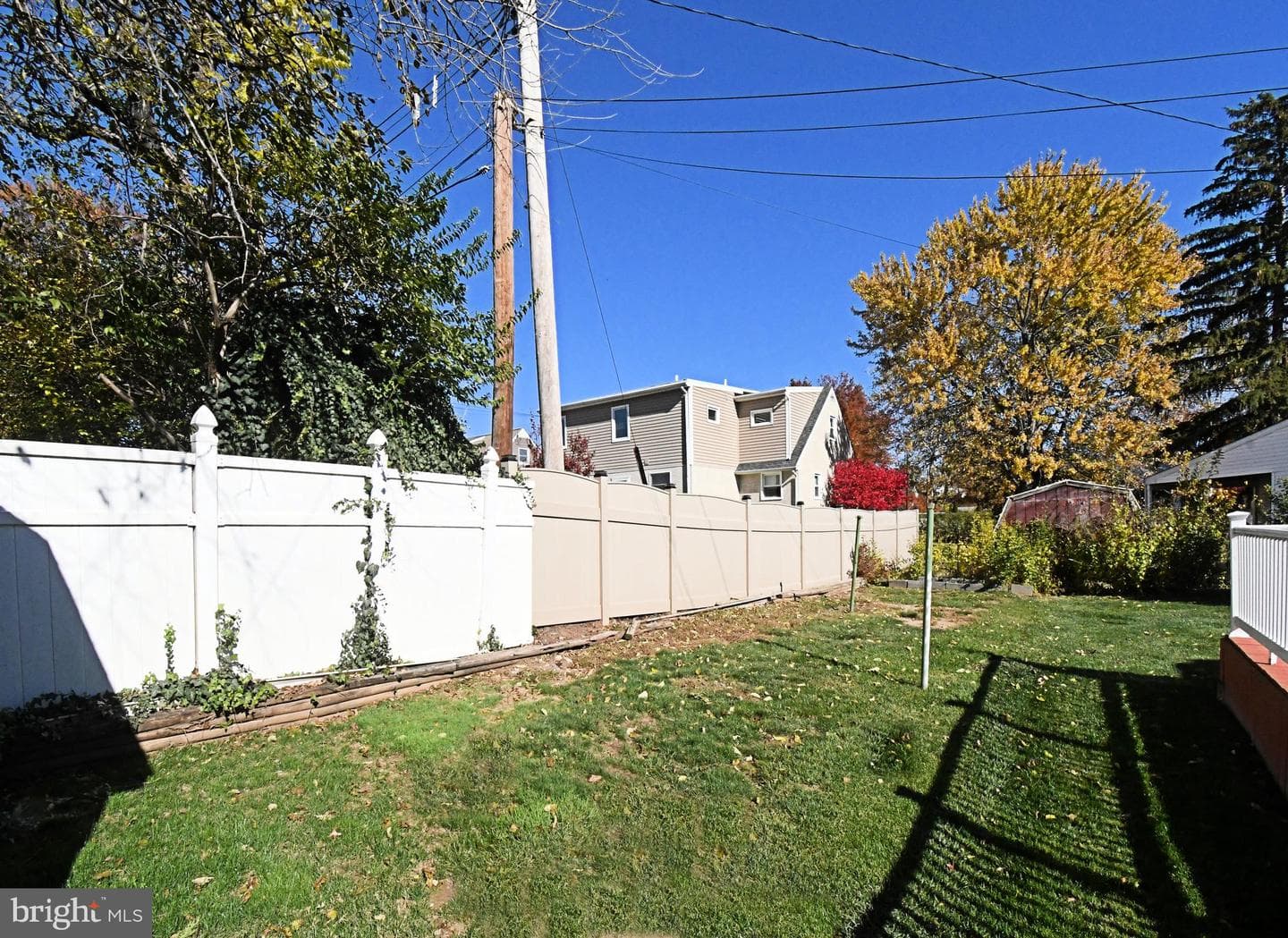 330 Crossfield Road photo 34