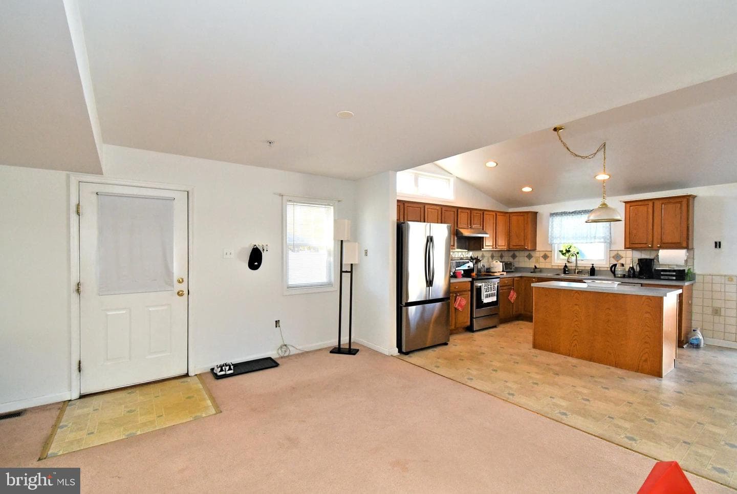 330 Crossfield Road photo 4