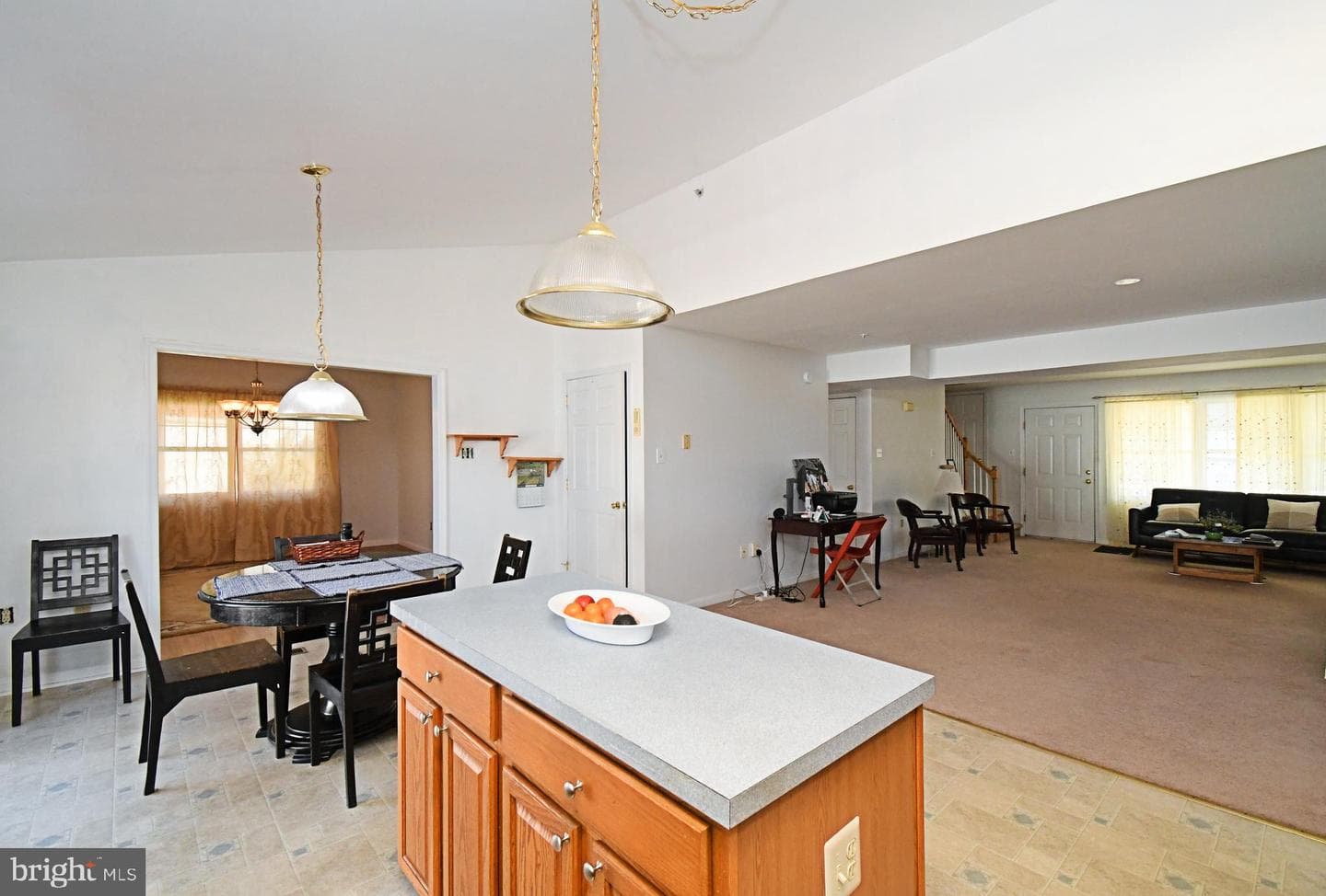 330 Crossfield Road photo 9
