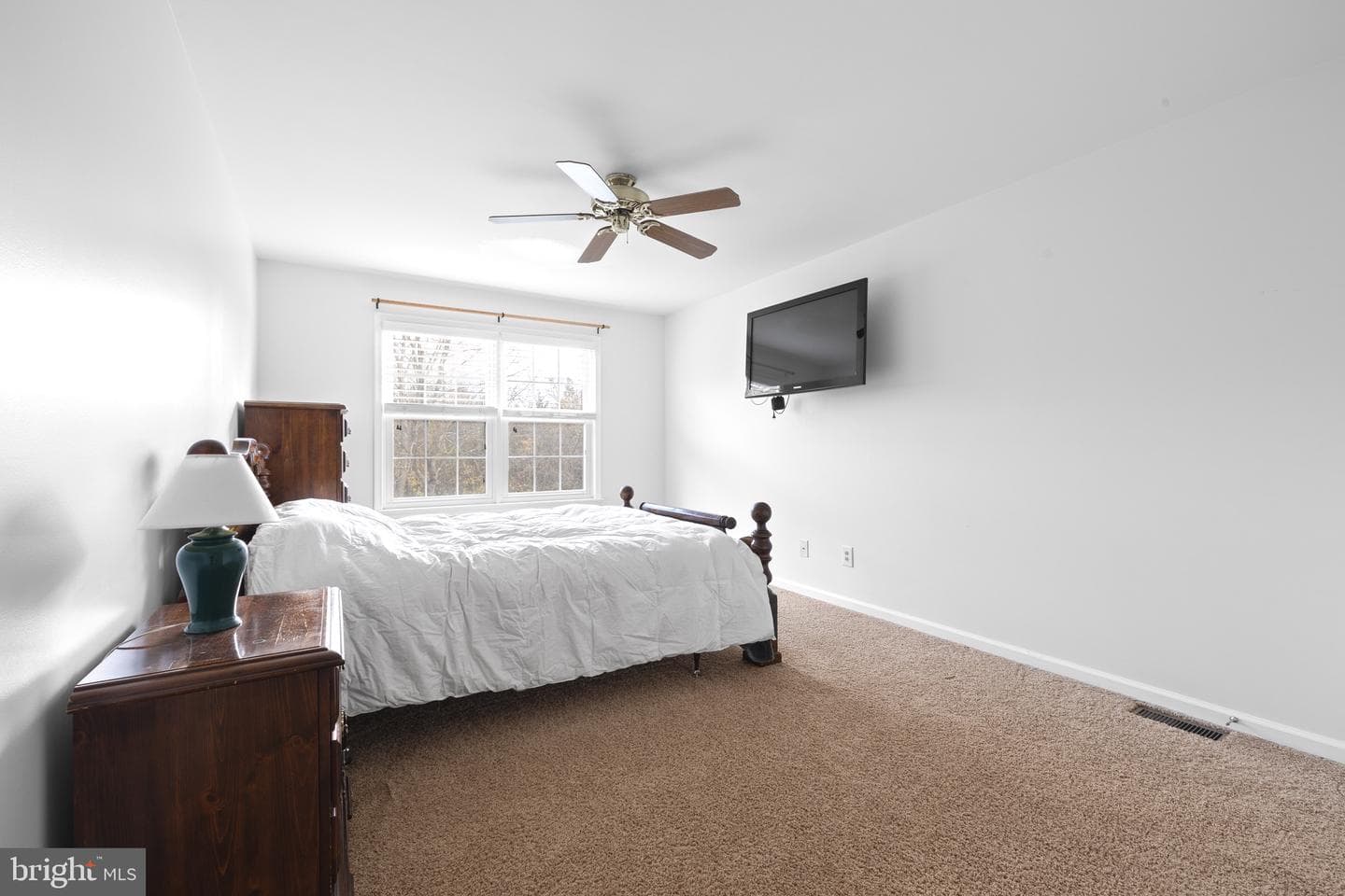 592 Blackmoor Court photo 11