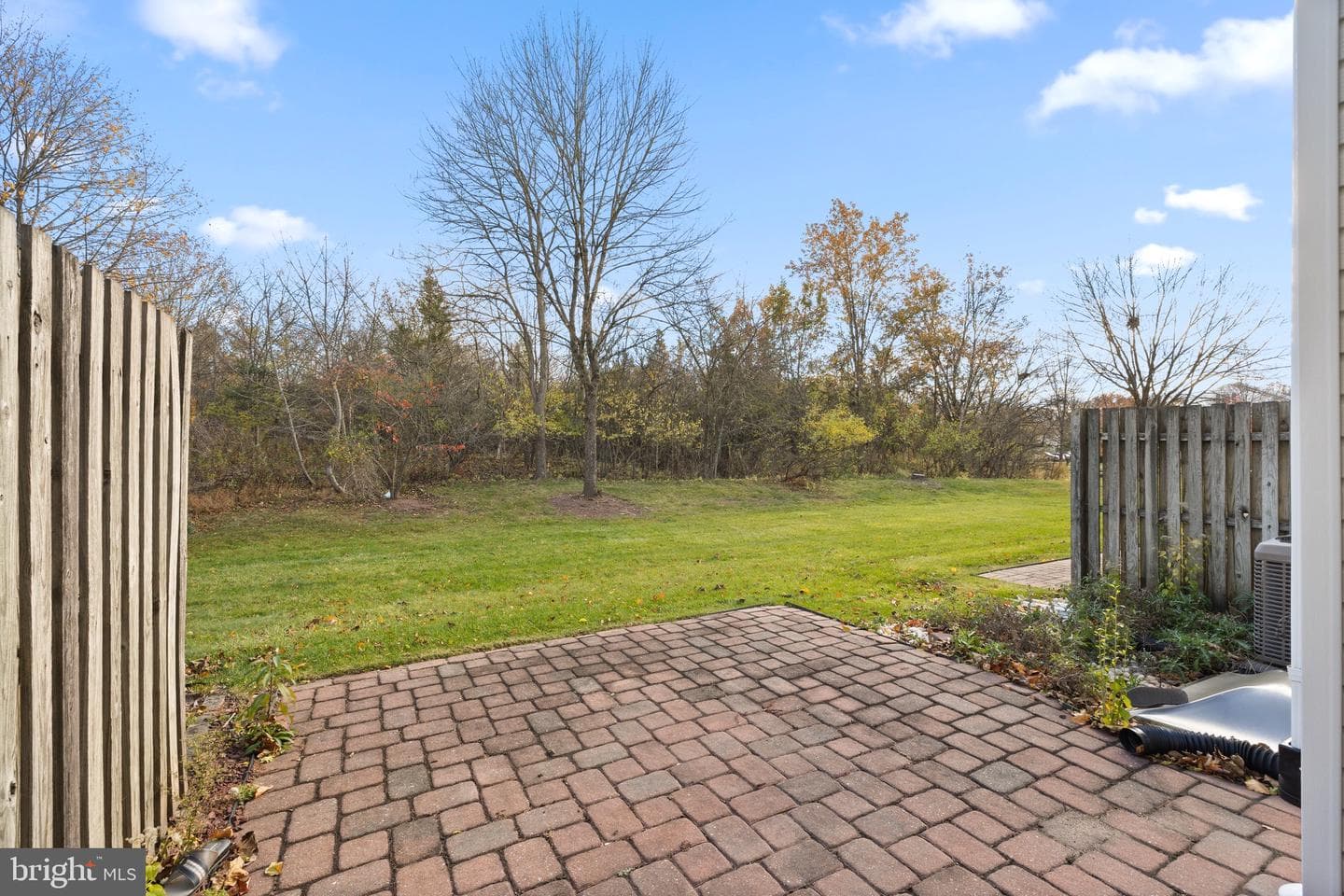 592 Blackmoor Court photo 18
