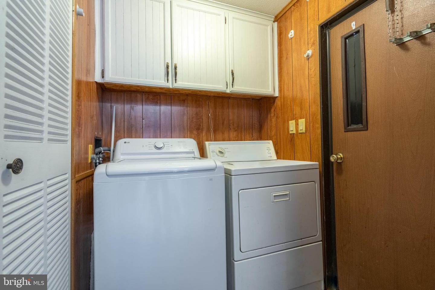 225 Cherrywood Court photo 29