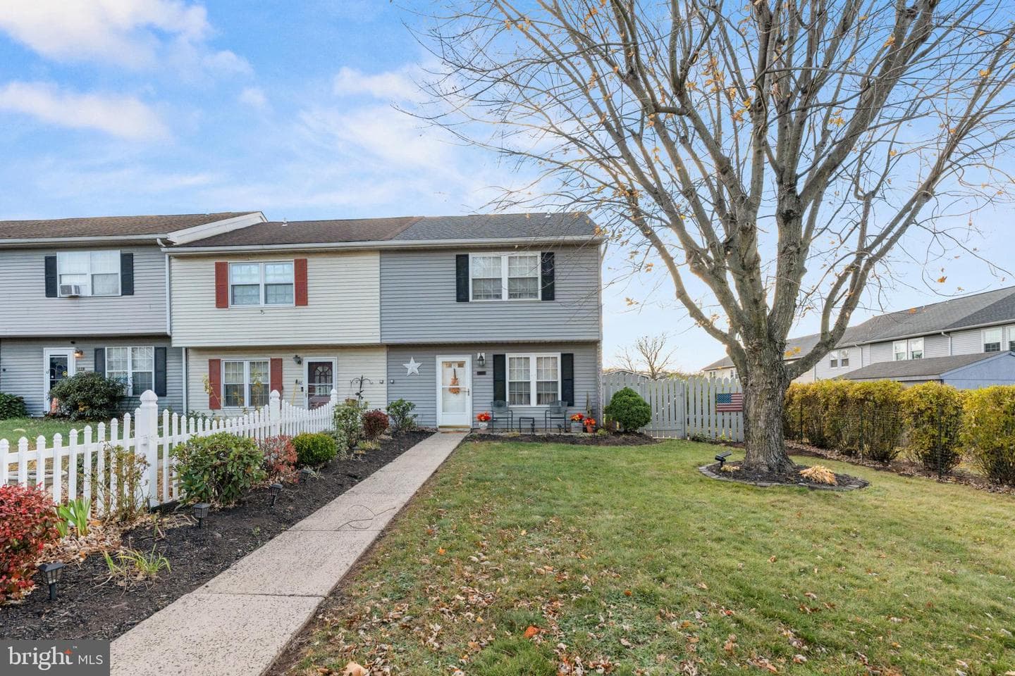 548 Blaker Drive photo 3