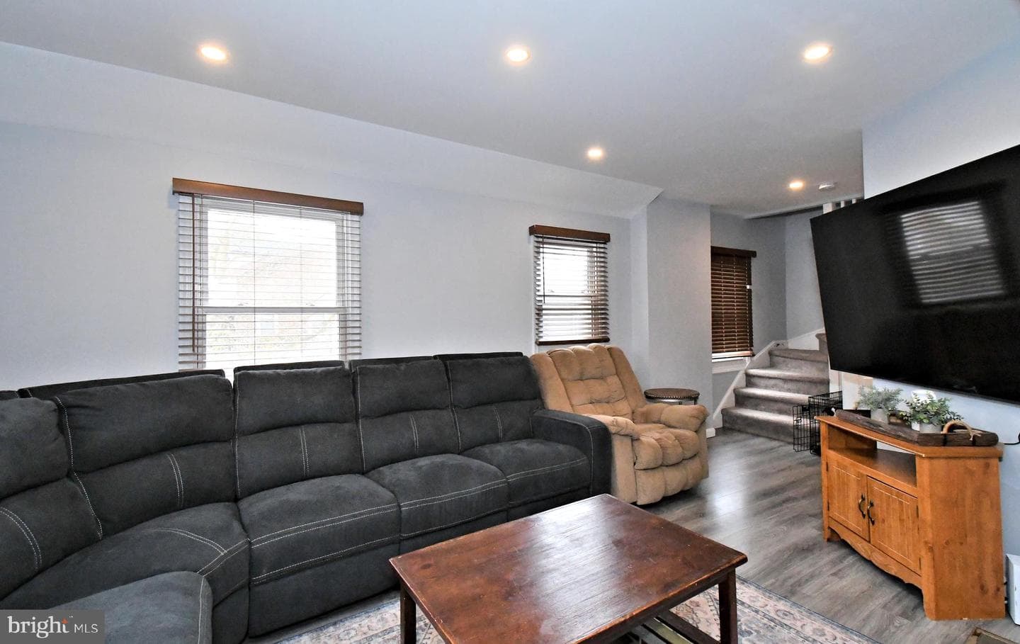 510 N Pleasantview Road photo 11