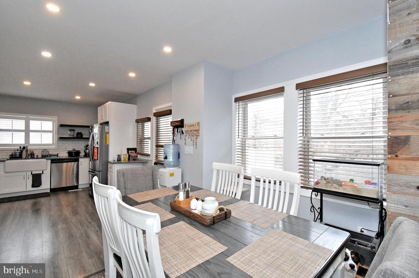 510 N Pleasantview Road photo 17