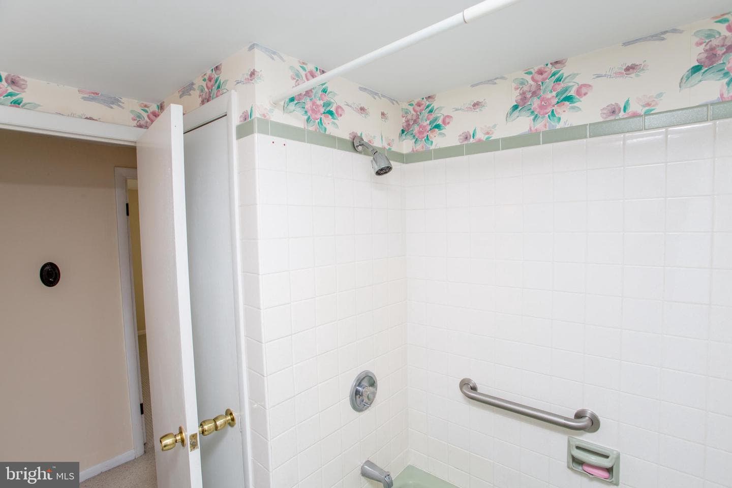700 Warren Street photo 25